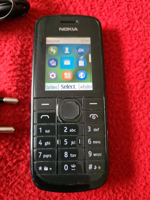 Bijna gratis 100 goed werkende Nokia telefoon,simvrij,9,50