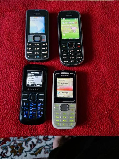 Bijna gratis 4x goed werkende Nokia,Alcatel telefoons,9P.st