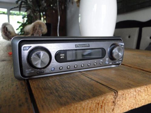 Bijna gratis af te halen. Autoradio Pioneer DEH-P77MP 