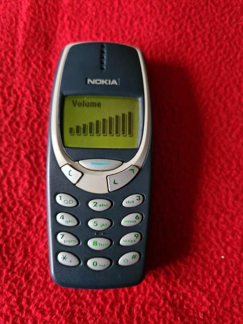 Bijna gratis als nieuw Nokia 3310,met usb kabel,13