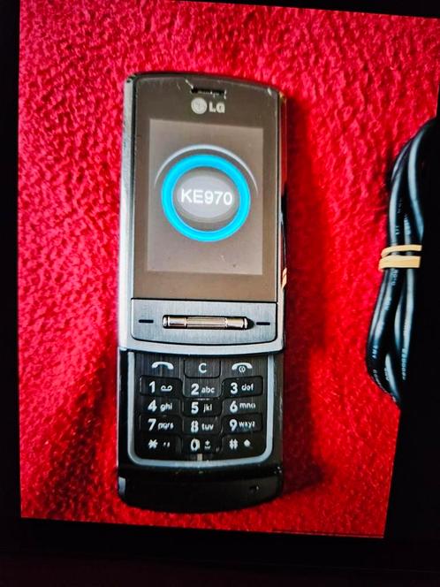 Bijna gratis goed werkende LG telefoon KE970,met usb,10