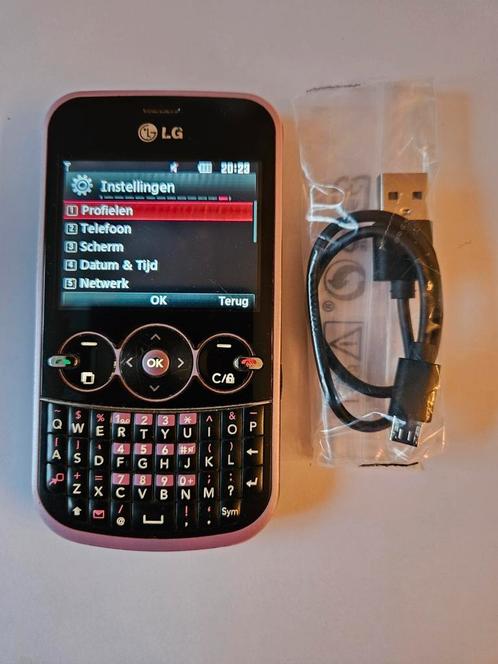 Bijna gratis Goed werkende LG telefoon model GW300, 9