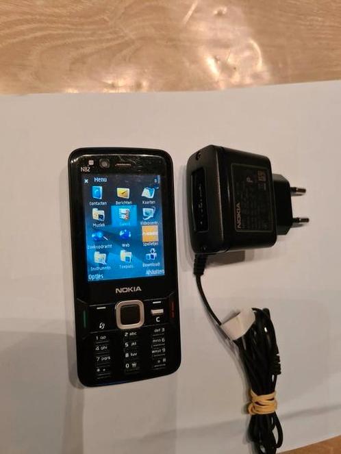 Bijna gratis goed werkende Nokia N82,met oplader,15