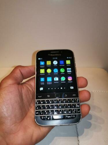 Bijna nieuw BlackBerry Classic met werkende WhatsApp en play