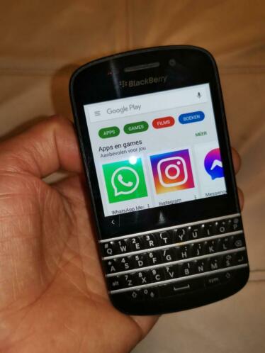 Bijna nieuw BlackBerry Q10 met werkende WhatsApp en playstor