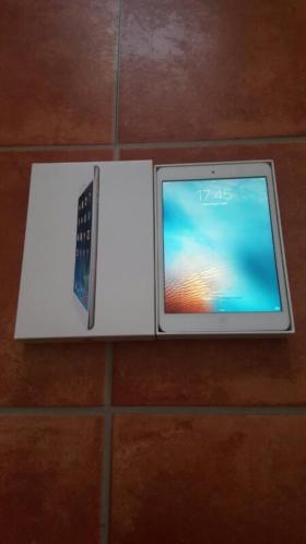 Bijna nieuwe ipad mini wit 