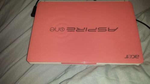 Bijna nieuwe laptop roze acer happy
