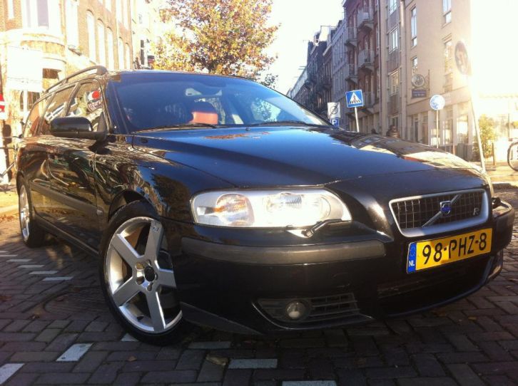 BIJNA WEG - Volvo V70-R 2003 Zwart - TOT MA 0202 TE KOOP