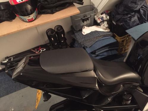 Biposto kont Ducati 748Streetfighter naked bike