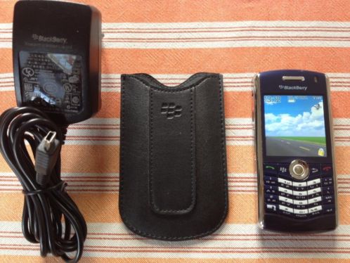 Blackberry 8110 Pearl blauw met oplader en leren hoesje