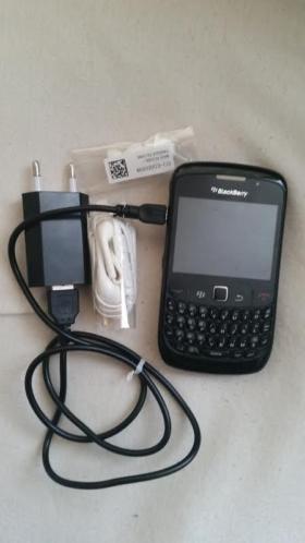 Blackberry 8520  oplader  koptelefoon  dopjes