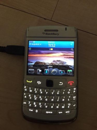 Blackberry 9780 white