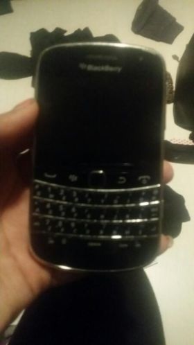 Blackberry 9900.