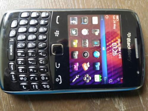Blackberry bold. 2 accu039s . plus hoes .