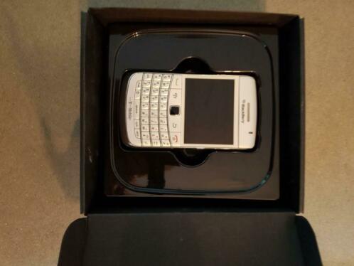 BlackBerry bold 9700, kleur wit met beschermhoesje