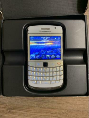 BlackBerry BOLD 9700 White