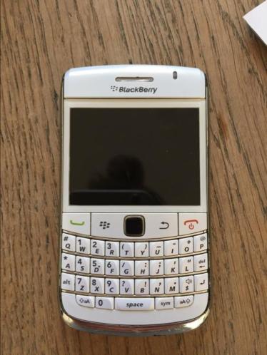 BlackBerry bold 9700 white