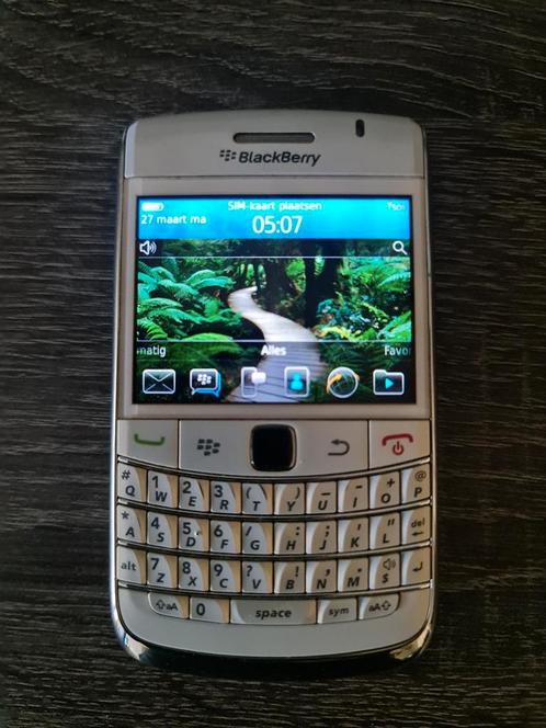 Blackberry bold 9700 zo goed als nieuw incl. lader