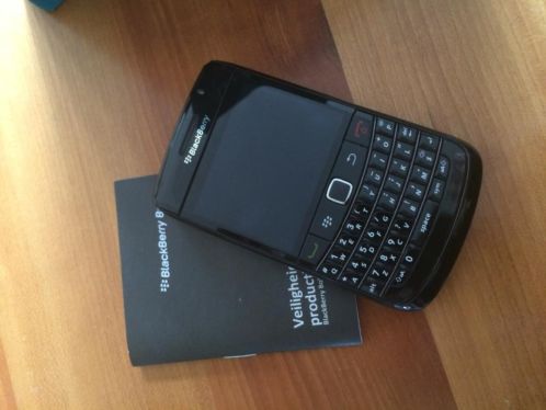 Blackberry bold 9780 incl. 2gb geheugen, Oplader en boekjes