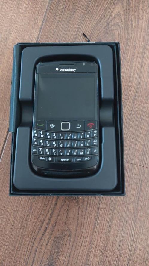 BlackBerry bold 9790 smartphone