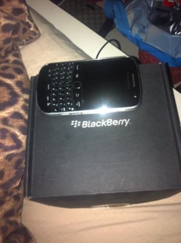 Blackberry bold 9900, Iphone Ipad S4 laptop tablet