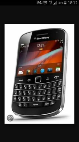 Blackberry Bold 9900 met lader en BlackBerry hoesje