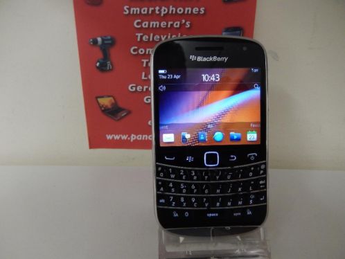 Blackberry Bold 9900  Met lader n oordopjes
