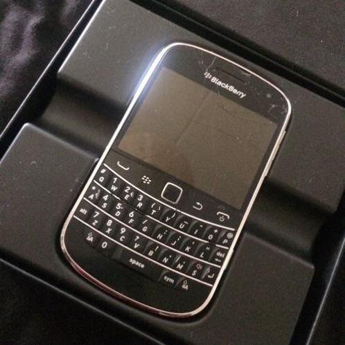  Blackberry Bold 9900 - Touchscreen - Charcoal Black