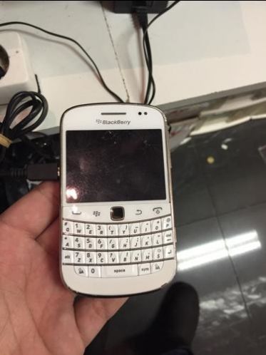Blackberry Bold 9900 WIT