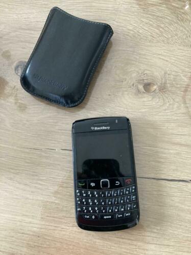 BlackBerry bold incl hoesjes en oplader