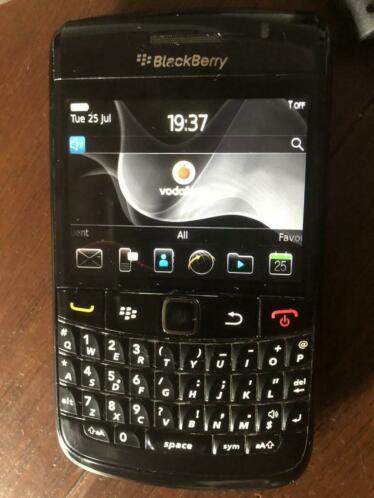 Blackberry Bold met oplader en nieuwe oortjes