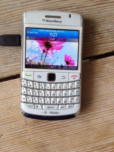Blackberry bold white 9780