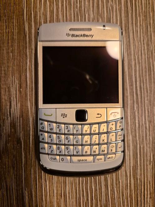 BlackBerry Bolt 9700