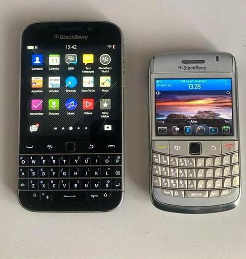 BlackBerry Classic (Q20) amp BlackBerry Bold (9700)