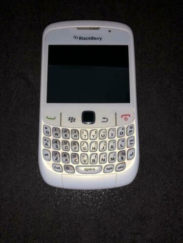 Blackberry curve wit ( met alles in zijn doos oplader etc)