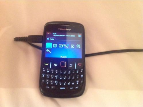 Blackberry curve zwart