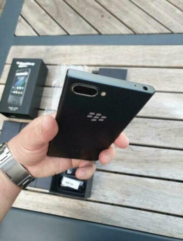 blackberry key 2 LE