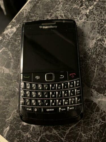 BlackBerry met accessoires verpakt zwarte kleur