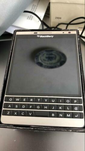BlackBerry paspoort zilver 