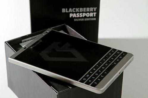 BlackBerry Passport Silver Edition Nieuw in Doos Geseald.