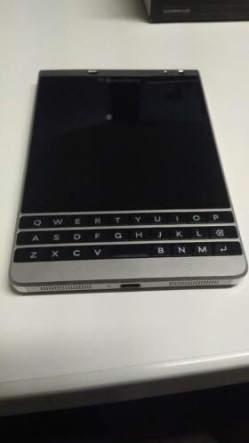 Blackberry Passport Silver SE  Classic