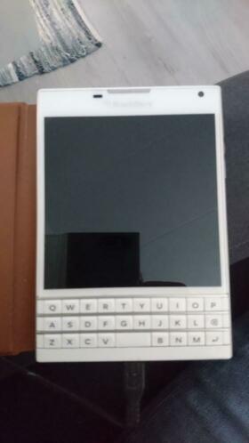 Blackberry passport white edition