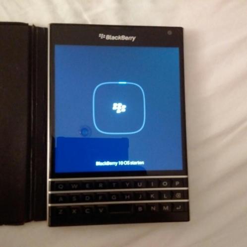 blackberry passport zwart.......... 170 euro