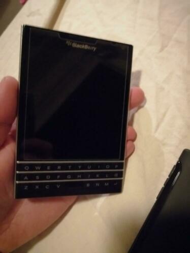 Blackberry passport zwart 32GB nieuwstaat