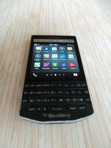 Blackberry Porsche Design P0399983