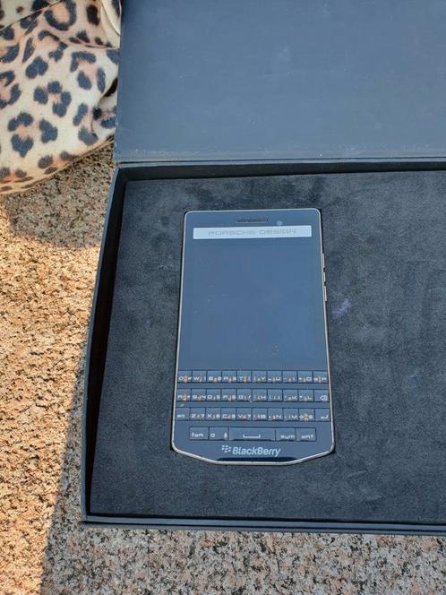 Blackberry porsche design P9983