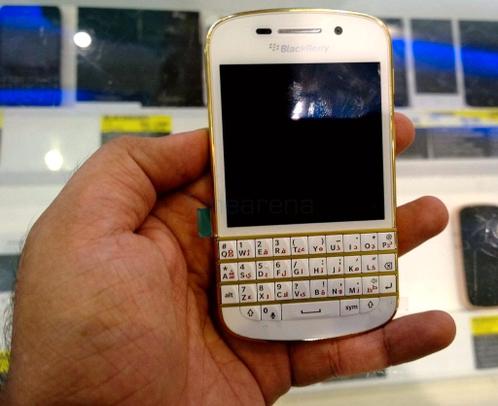 Blackberry Q10 Gold Edition  Special Edition Met WhatsApp