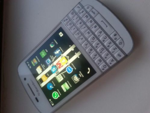 Blackberry q10 white
