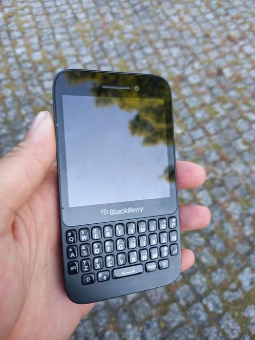 Blackberry Q5 met whatsapp