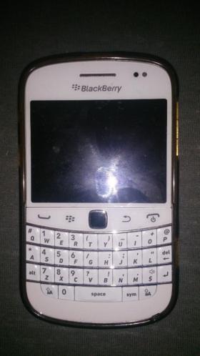 Blackberry white bold 9900